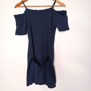 M USA Wonens Small Medium Black Cold Shoulder Short Sleeve Tunic Top With Belt